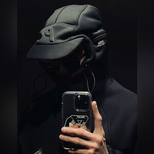 Meet your Posher, Brett